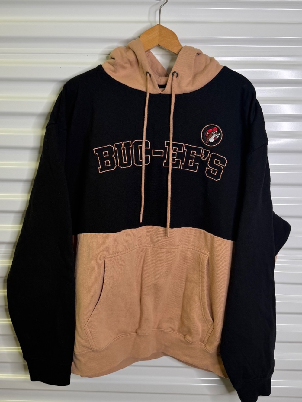 Buc-ee's Unisex 3X Tan and Black Hooded Sweatshirt